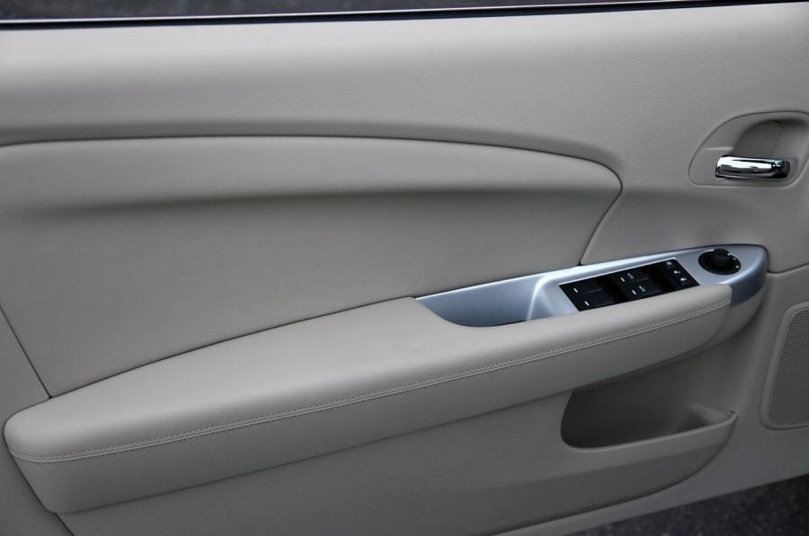  Chrysler 200 Convertible 2011 года  (фото 27 из 73)